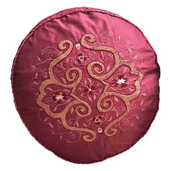 Vintage Round Embroidered Throw Pillow - Picture 1 of 2